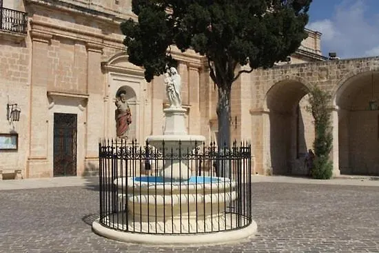 8 North By Petit Chic * Mellieħa