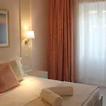 8 North By Petit Chic