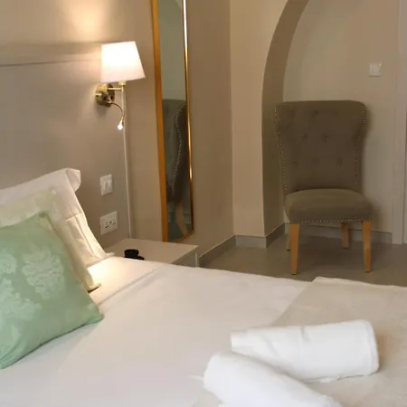 8 North By Petit Chic *