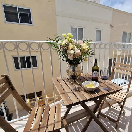 8 North By Petit Chic *