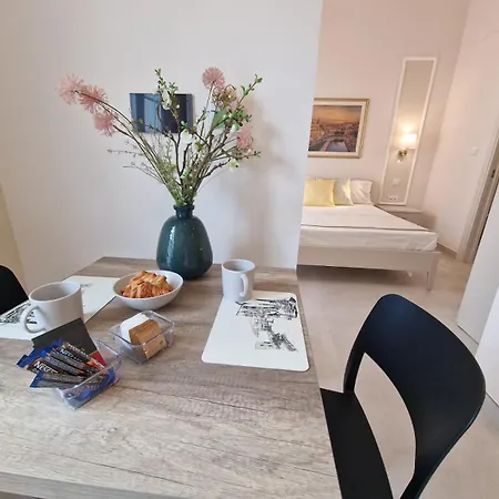 8 North By Petit Chic * Mellieħa