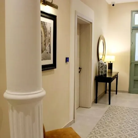 8 North By Petit Chic Apartmán