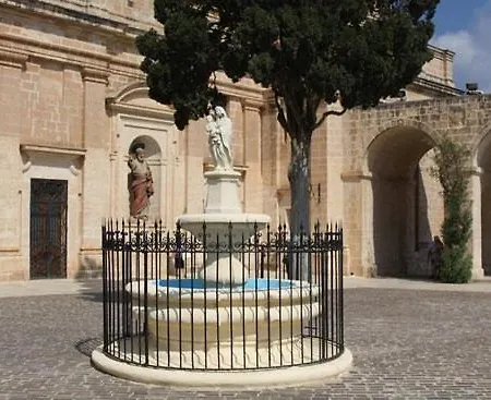 8 North By Petit Chic * Mellieħa