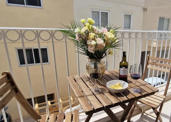 8 North By Petit Chic *